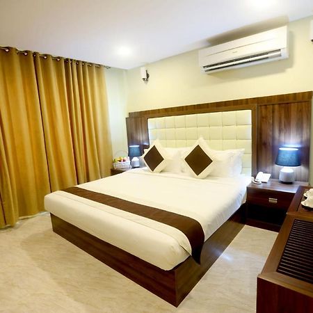Golden Crown Hotel Alseeb Muscat Buitenkant foto