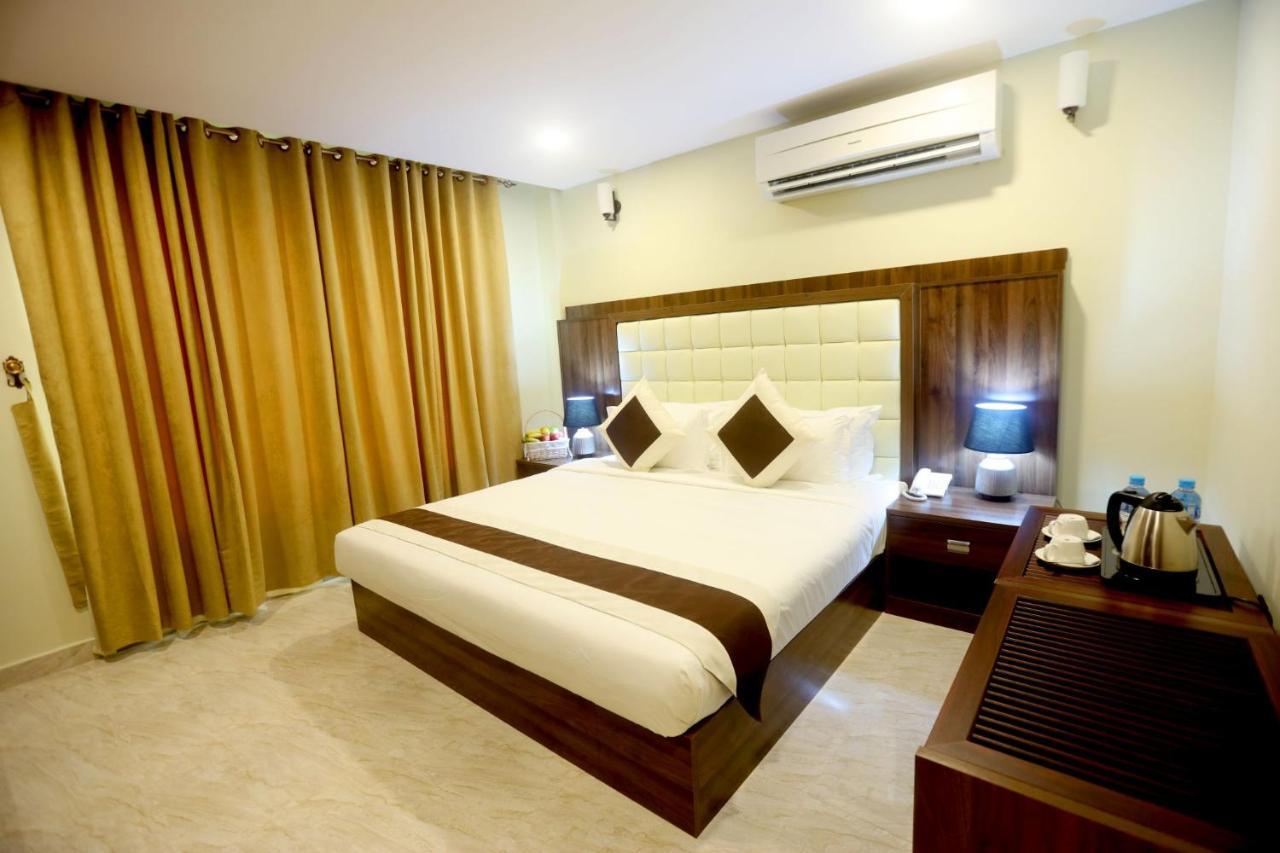 Golden Crown Hotel Alseeb Muscat Buitenkant foto
