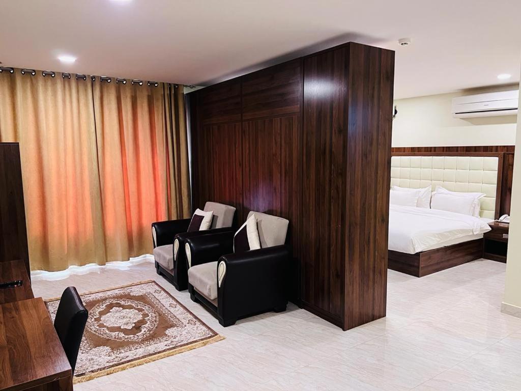 Golden Crown Hotel Alseeb Muscat Buitenkant foto